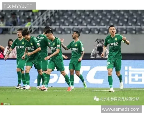 上海篮球队在精英赛中以73分稳居积分榜首位，展现强劲实力