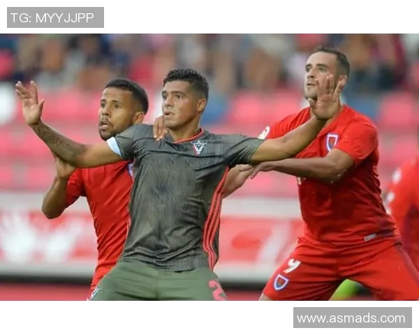 成都足球队在大师赛积分榜上以69分稳居第一名展现强劲实力